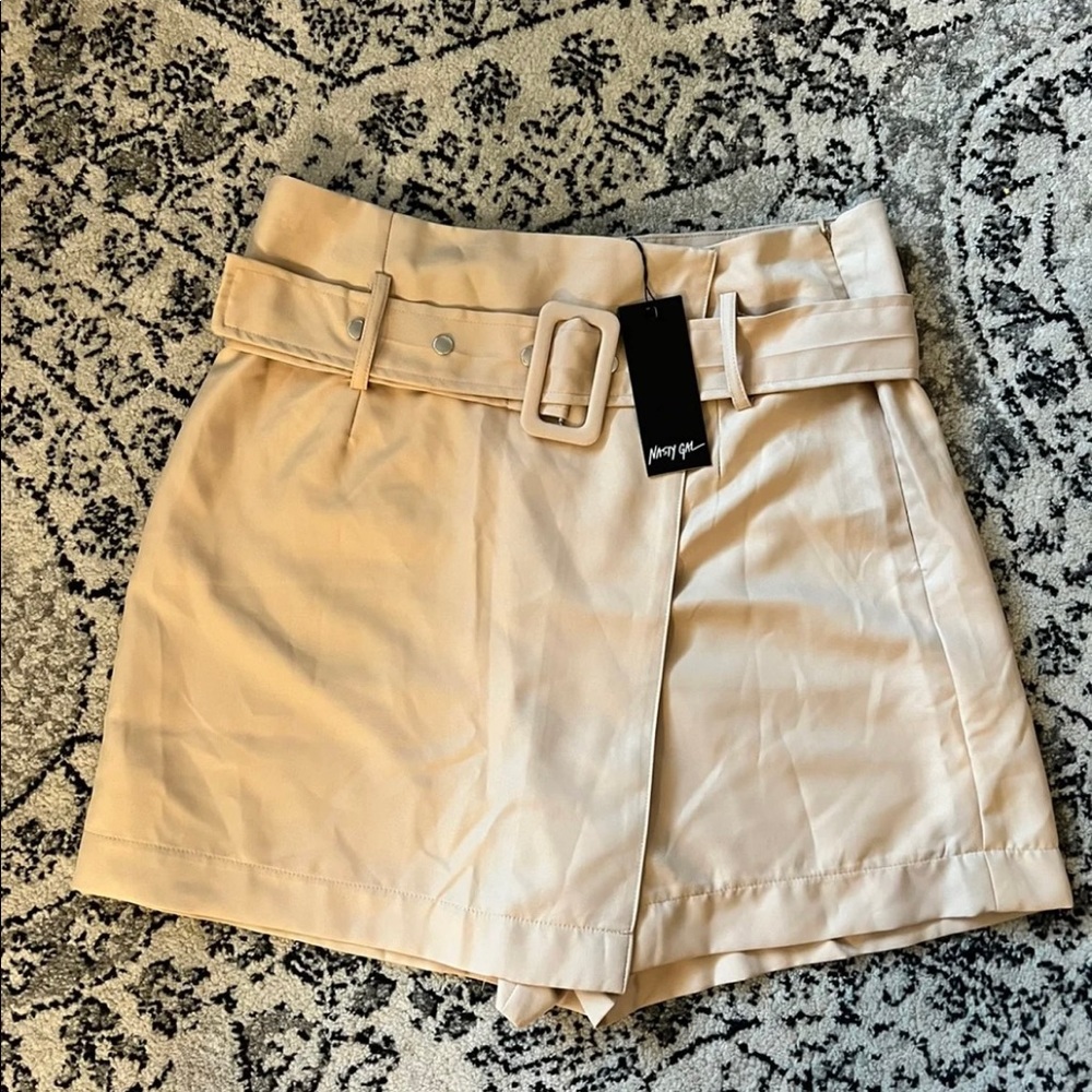 Tan skort BRAND NEW